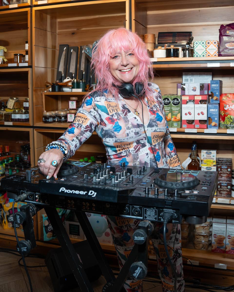 DJ Hot Lipz kept the energy high at the official launch of Michelle Simone ‘SiiM’ Clarke’s debut memoir, ‘Gallivant’, held at the Jamaica Food and Drink Kitchen.