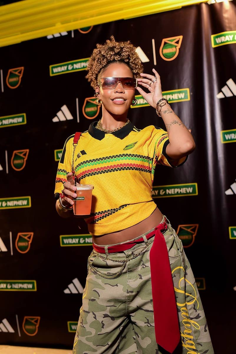 Singer Elle is the epitome of cute and cool.