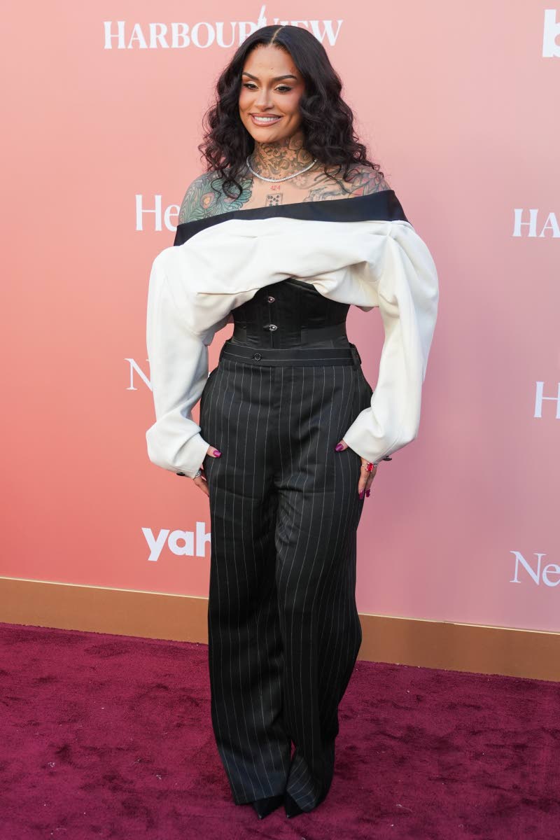 Kehlani keeps it sleek in black and white LaQuan Smith.