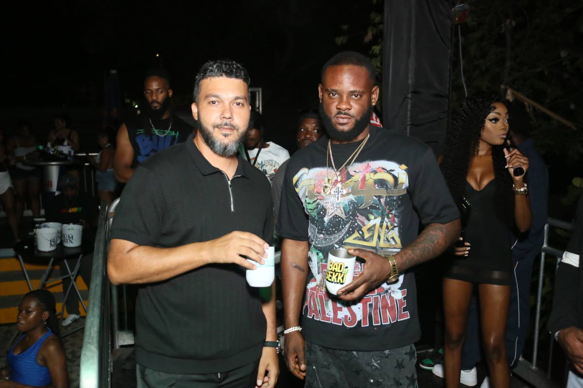 The man of the hour delivers Sum a Dis; Sum a Dat for the third event in FRi~NALLY’s Summer Series, content creator Karlando ‘Bad Sekki’ Bailey (right), with Jared Samuel, co-promoter of FRi~NALLY.