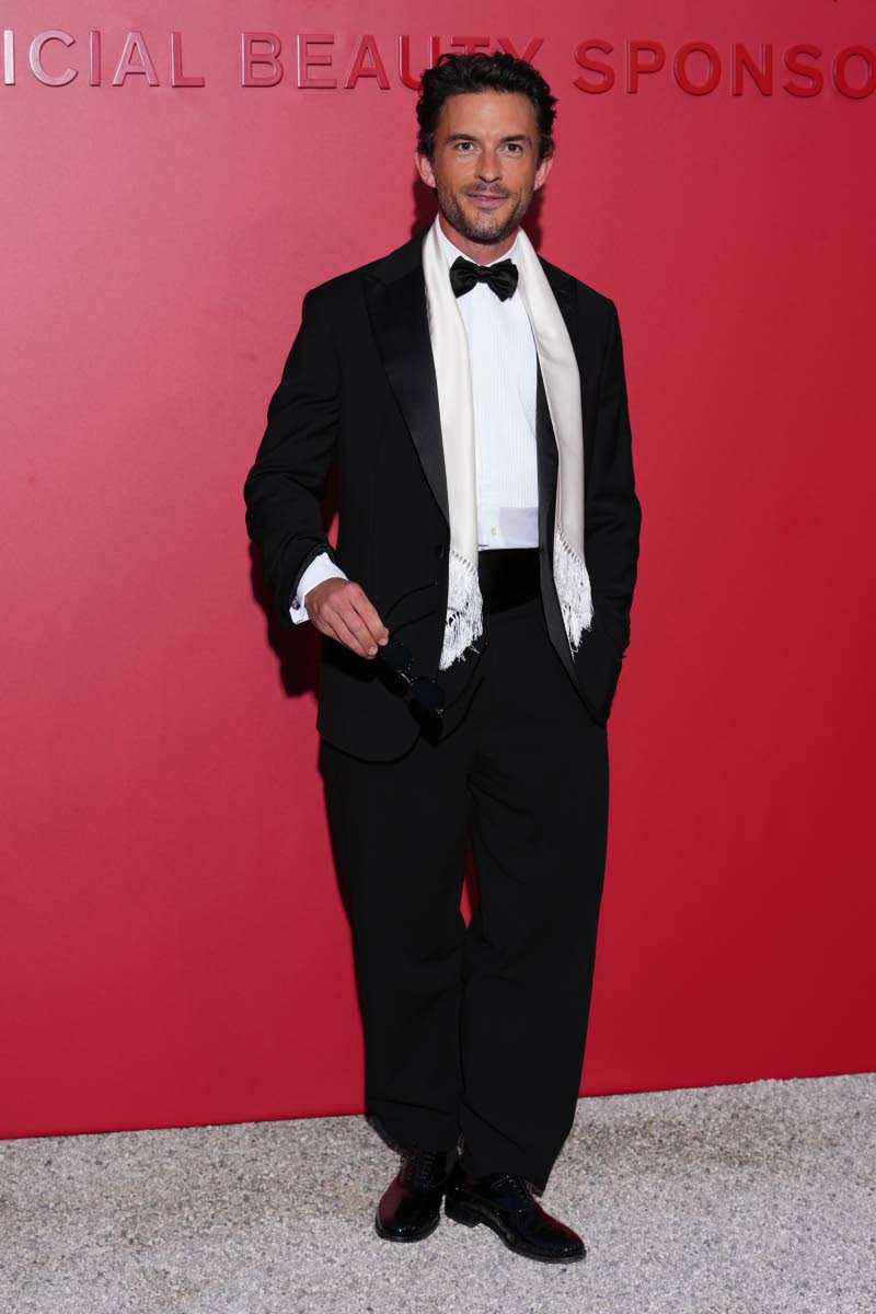 Jonathan Bailey knows a thing or two about looking dapper.