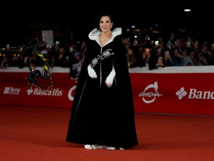 Kris Jenner channels vintage glamour in Elizabeth Taylor’s Tiziani Roma cape, a look famously worn by daughter Kim Kardashian in ‘All’s Fair’. 