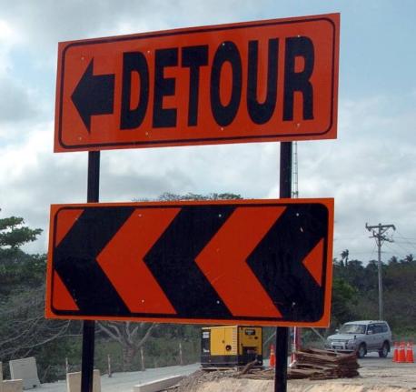 he police are advising members of the public to use alternative routes where possible.