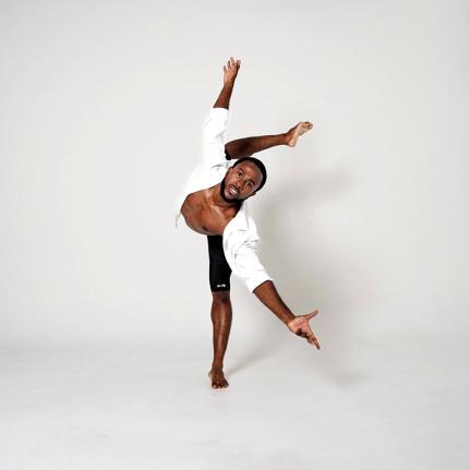 Royane Green, who began taking dance classes at the age of 16, is a professional dancer and a proud modern contemporary dance fitness instructor. 