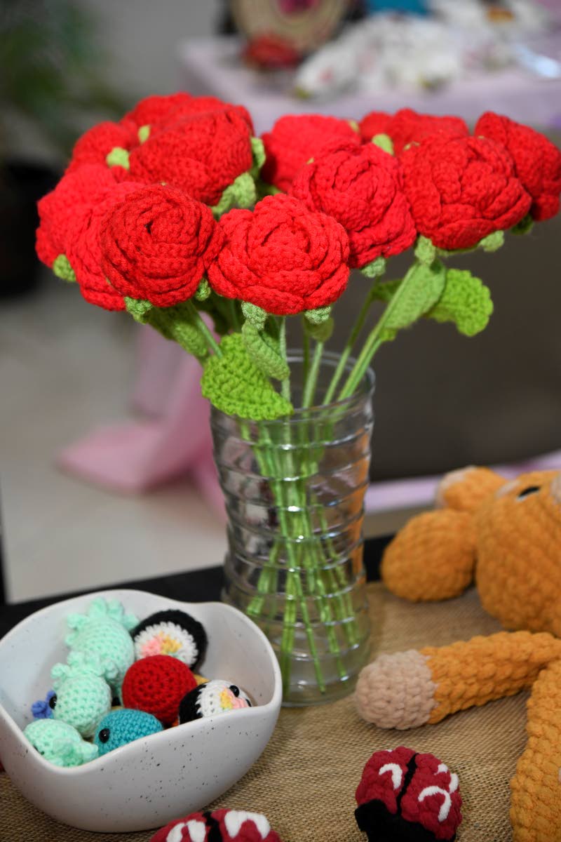 Crochet roses from Copper and Thread. 