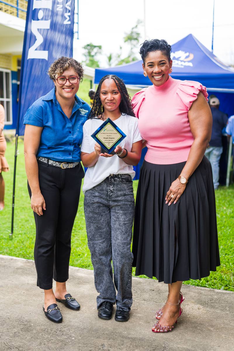 Recipient of the Carl Williams Prize for Home Economics and Aberdeen High School graduate Akayla Simpson (centre) poses with Wisynco head of consumer marketing Erin Mitchell (left) and Stacy-Ann Smith, Danrak Productions chief executive officer and author,